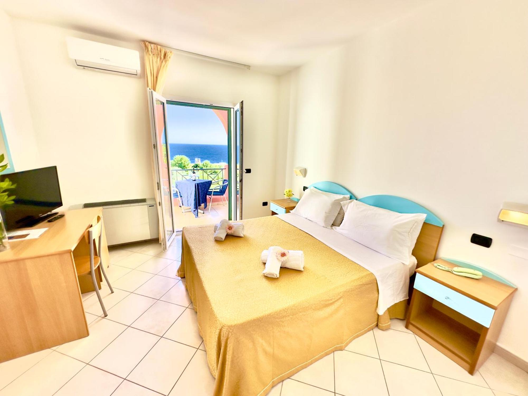 Hotel Alize Santa Cesarea Terme Exterior photo