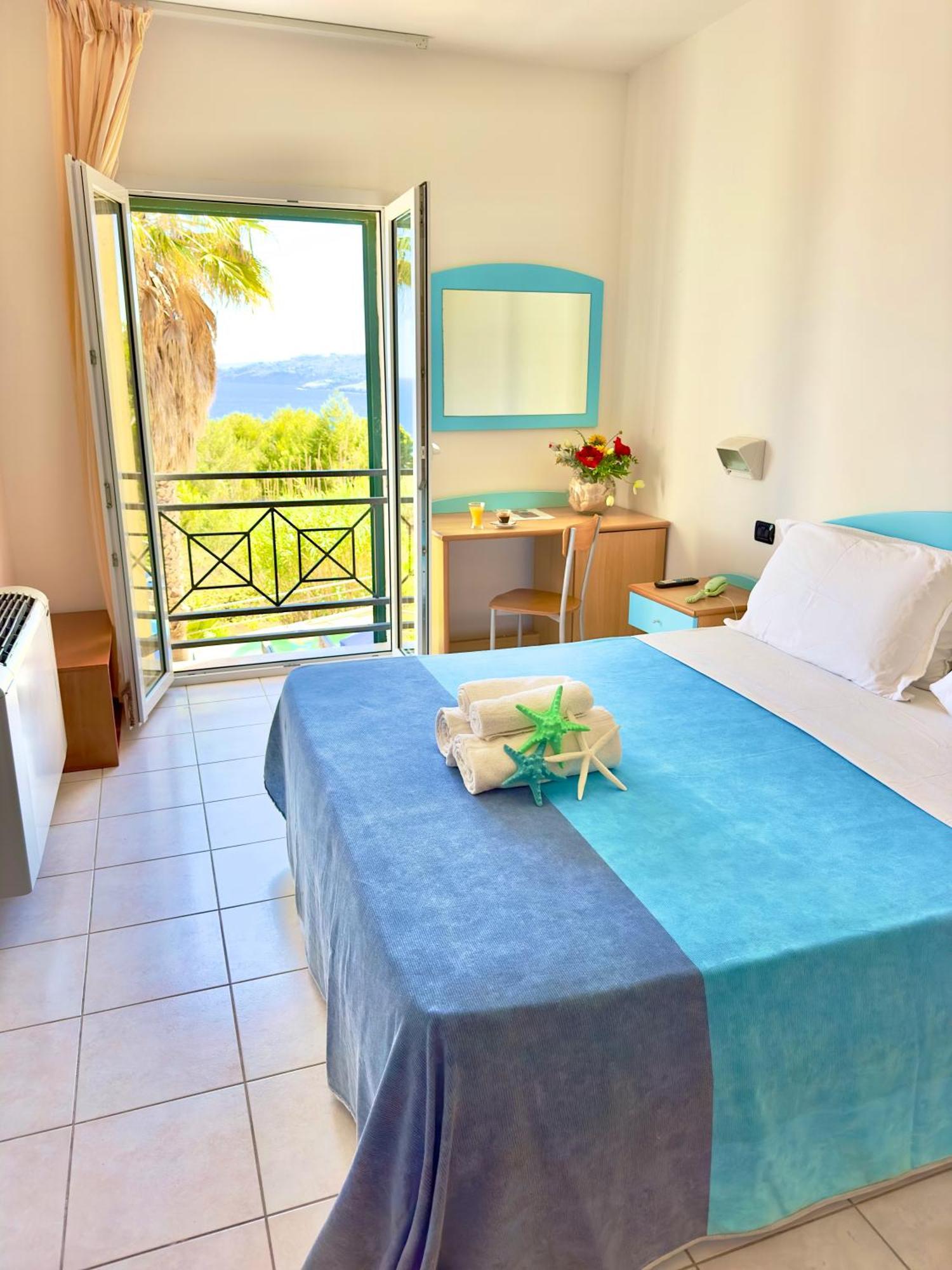 Hotel Alize Santa Cesarea Terme Exterior photo
